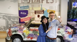 Portret współczesnych nomadów: czego szukają w hotelach? Styl życia, LIFESTYLE - Świat szybko się zmienia, podobnie jak preferencje konsumentów. Czego poszukują współcześni nomadzi, odwiedzający hotele? Liczy się design, lokalizacja czy dodatkowe atrakcje? Jak ich preferencje wpływają na rozwój hotelowej architektury?